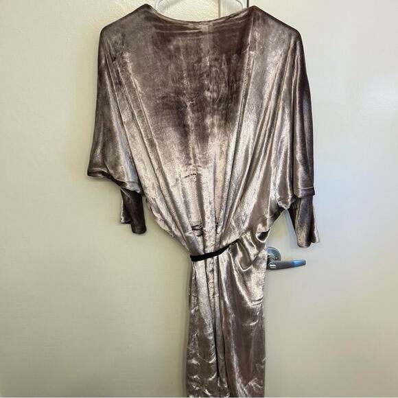 Diane von Furstenberg Velvet Wrap Dress Size 12 - Picture 8 of 9